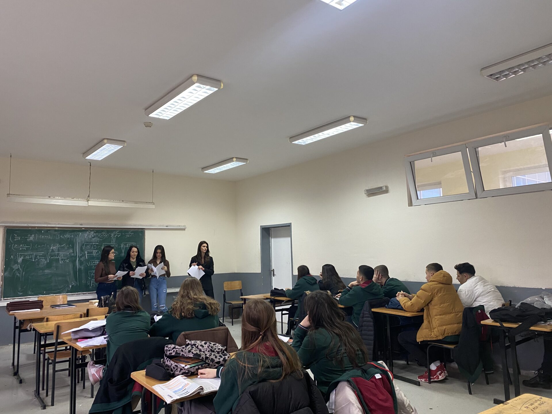 Students from the Faculty of Public Administration presenting a project.