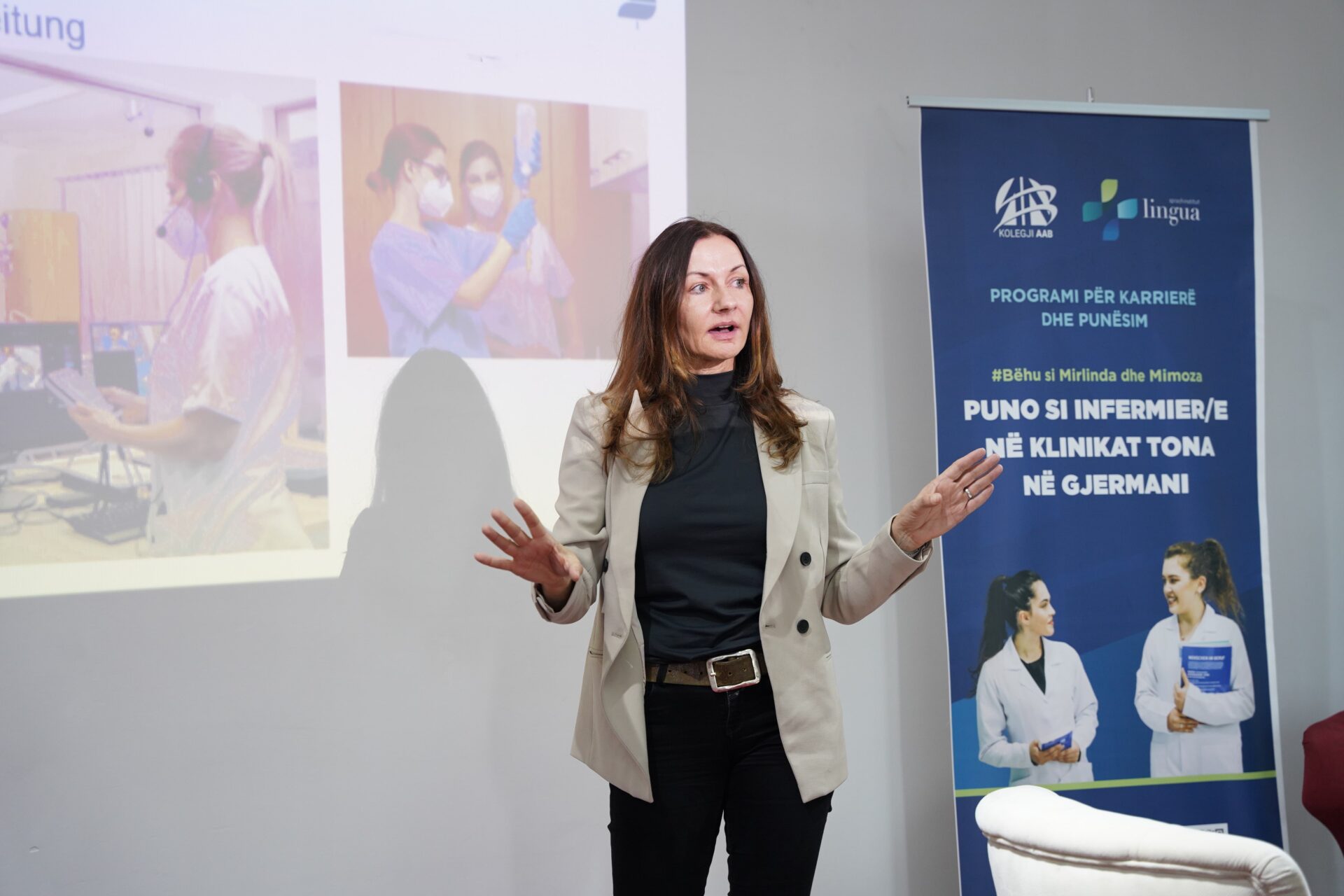 Students of the Faculty of Nursing are interviewed by the German partners