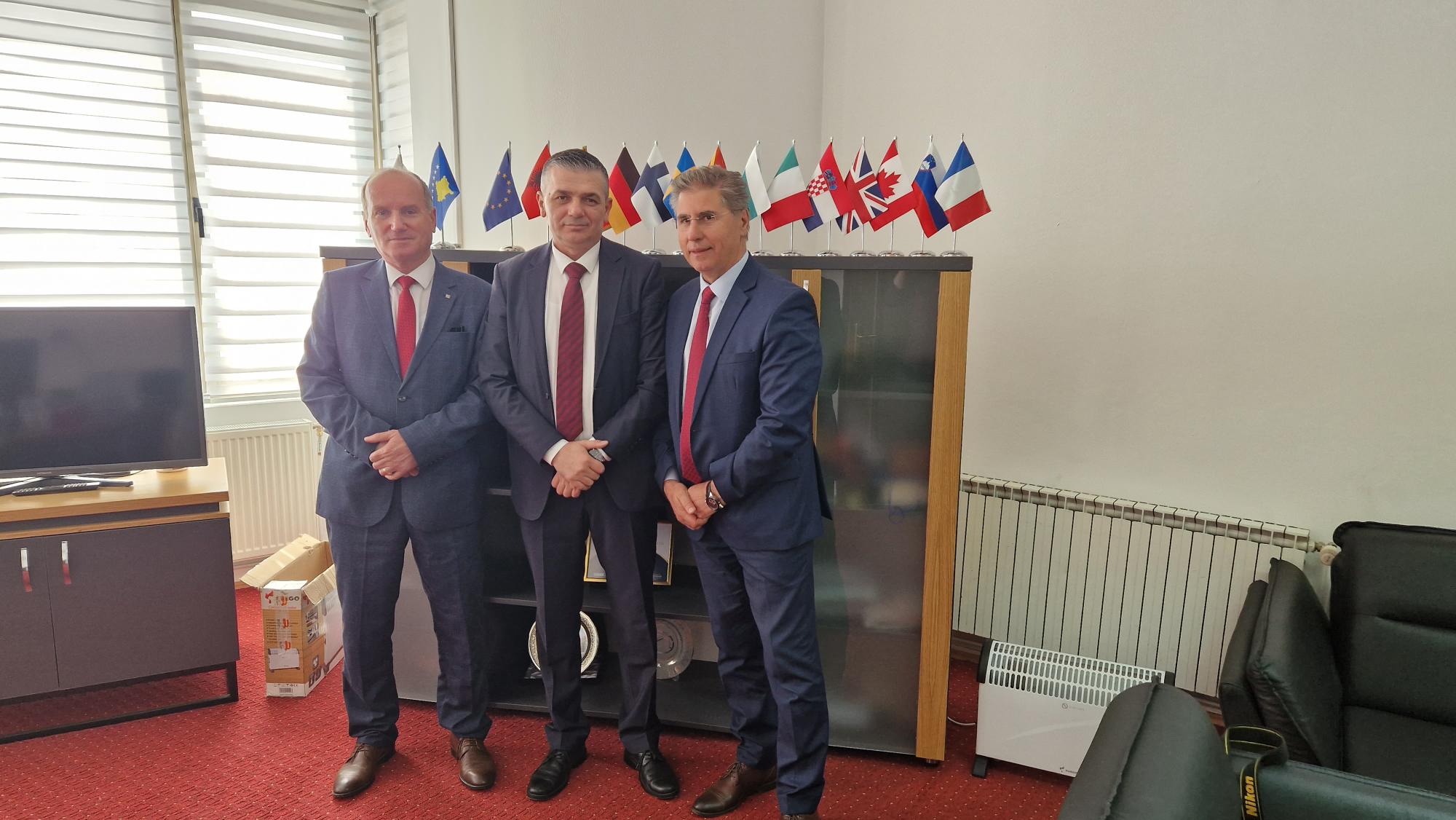 The Faculty of Law of the AAB College signed a cooperation agreement with the Academy of Law