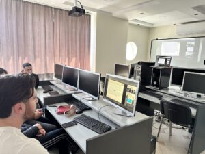 The professor of the AAB College holds a lecture for the students of the "LOGOS" University College