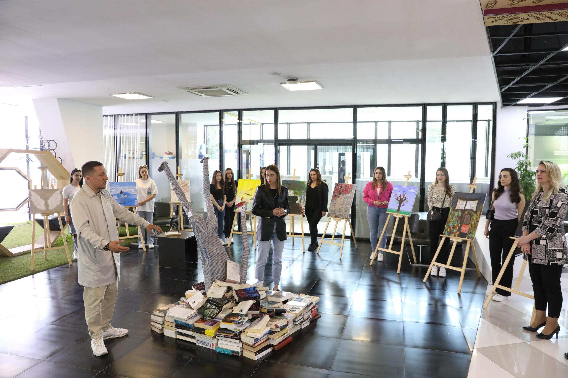 The collective student exhibition of the Faculty of Social Sciences opens