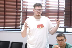 The Debate Club of the English Language Faculty discusses "Artificial Intelligence" and "The Use of the English Language in the European Union"