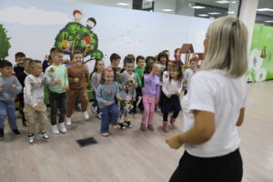 AAB College students organize an activity with the children of the "EduKids" kindergarten