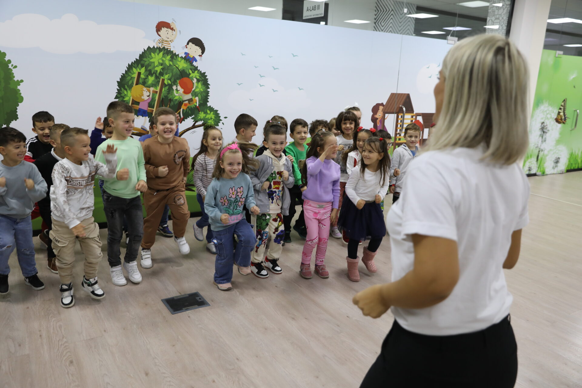 AAB College students organize an activity with the children of the "EduKids" kindergarten