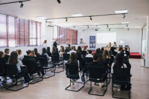 Representatives from the "Agaplesion Elisabethenstift Darmstadt" clinic visit the AAB College