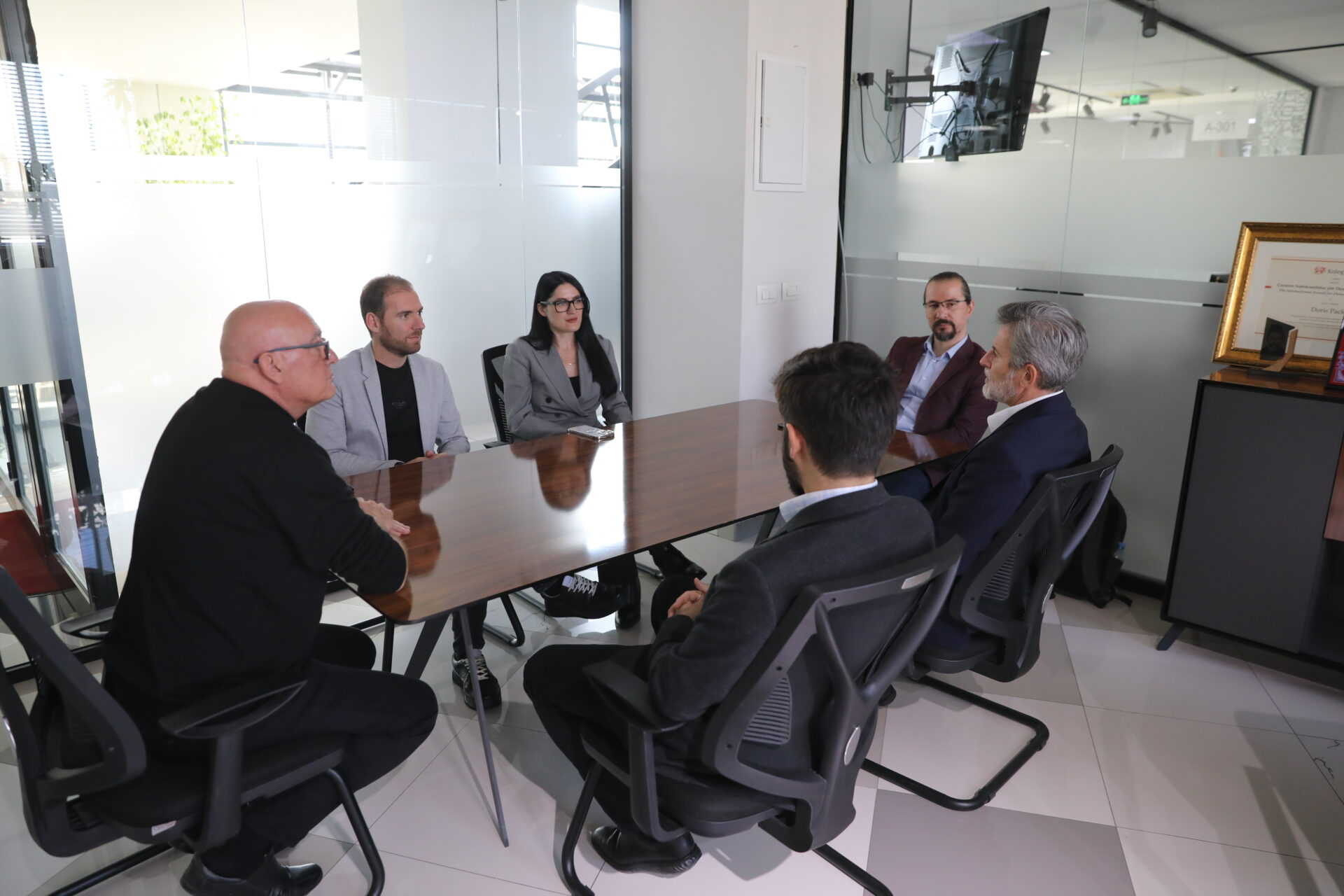 Canadian Institute of Technology leaders visit AAB College, focus on deepening collaboration
