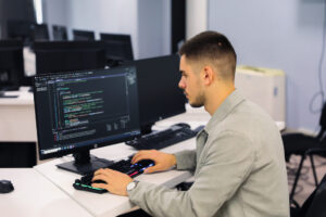 The student of the Faculty of Computer Science begins the internship in the IT sector at AAB College
