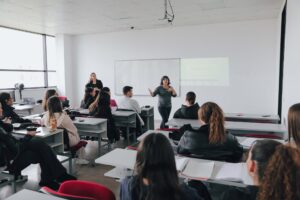 The American professor begins the quarterly cycle of lectures in AAB journalism